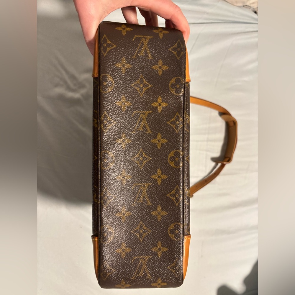 LOUIS VUITTON Monogram Boulogne 30 Shoulder Bag - Picture 4 of 15
